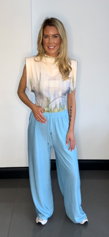 Relaxed trousers sky blue