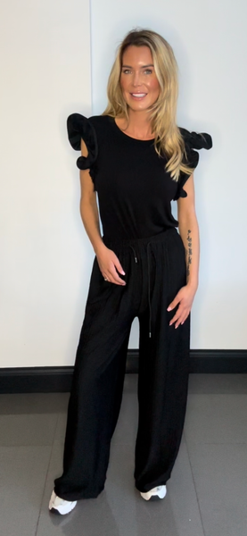 Relaxed trousers black