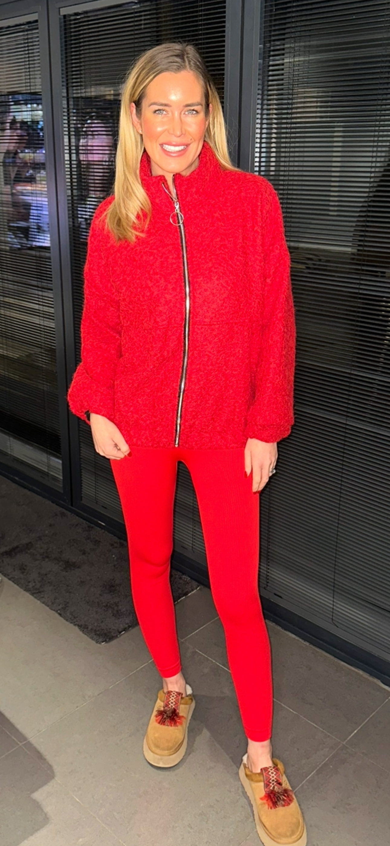 Red ribbed leggings