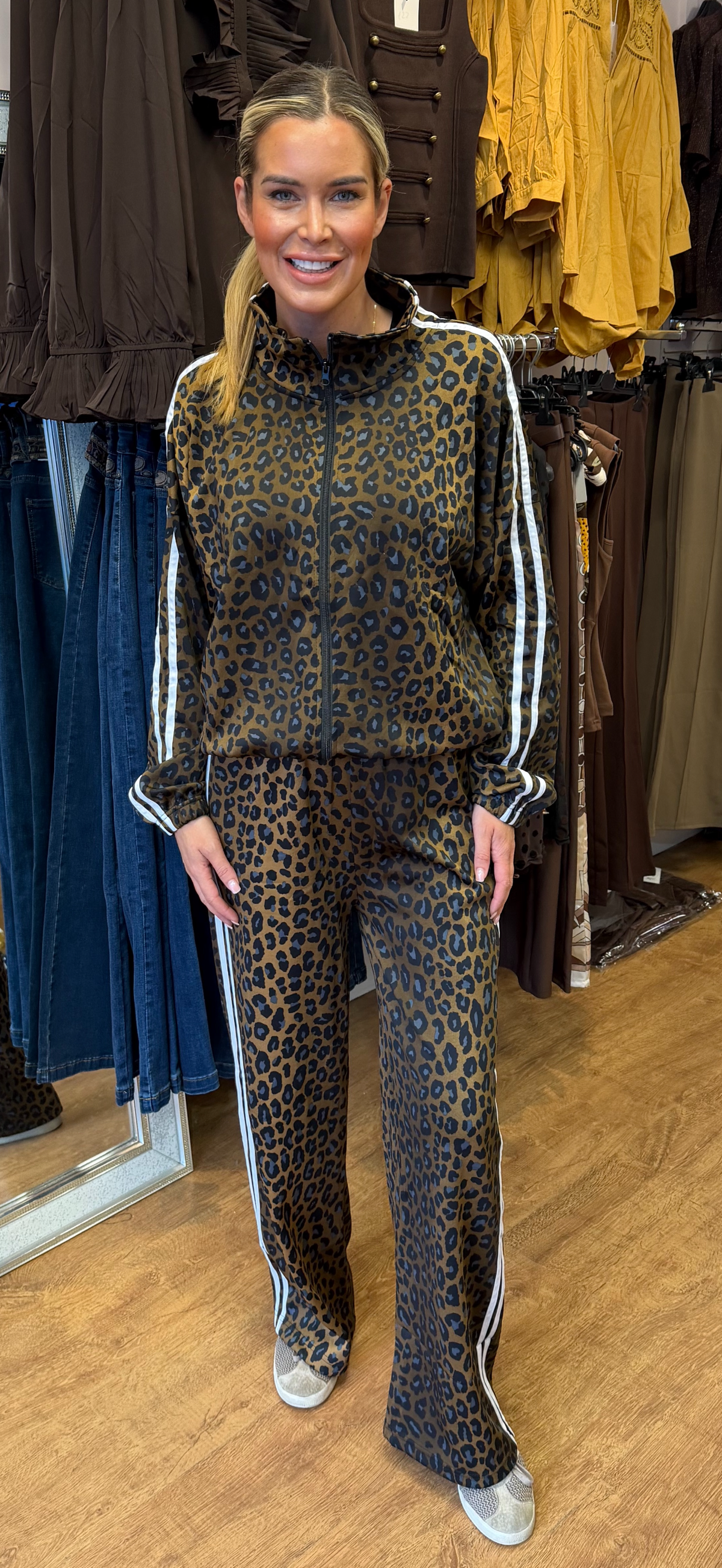 Leopard set white