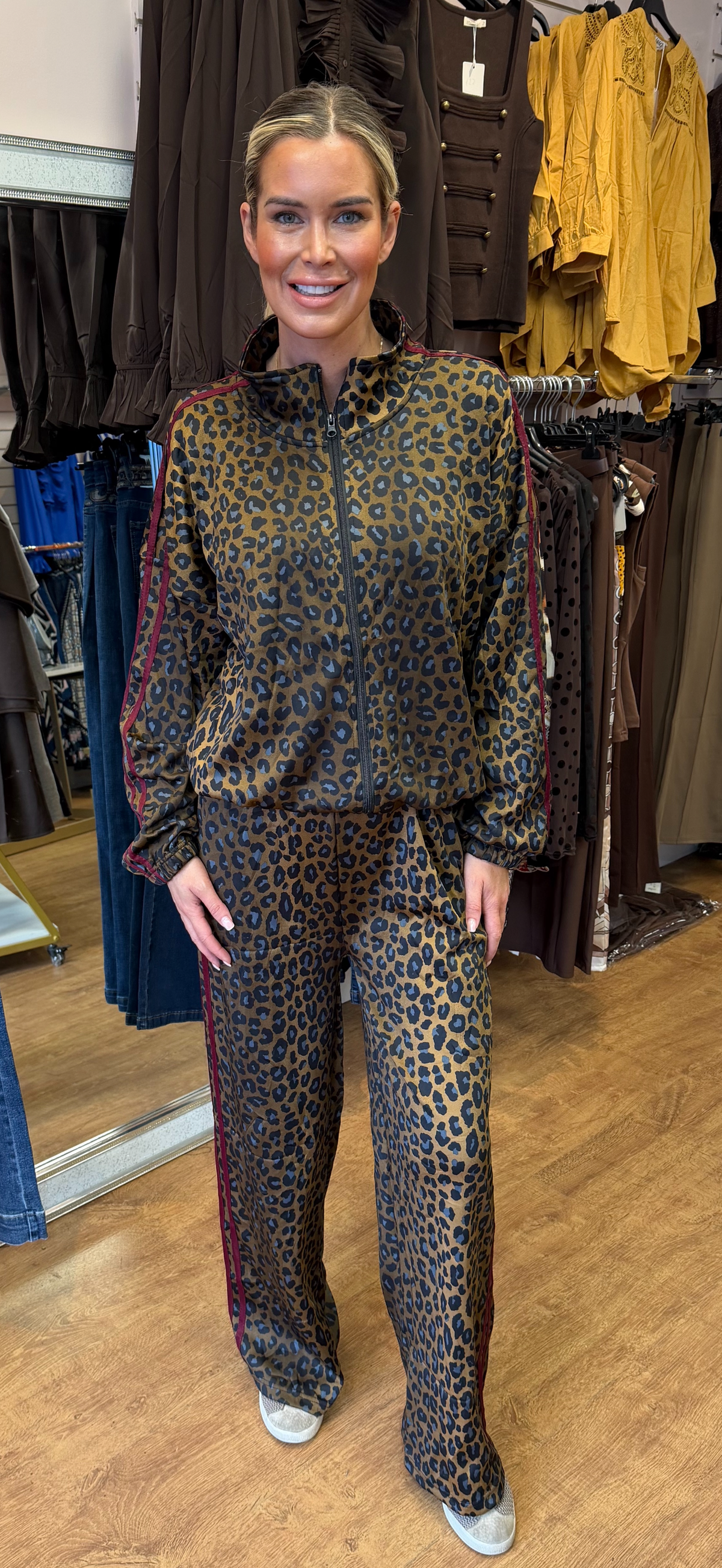 Leopard set wine