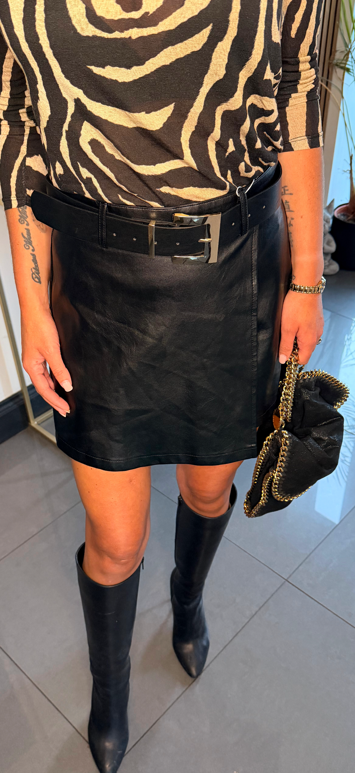 Black skort