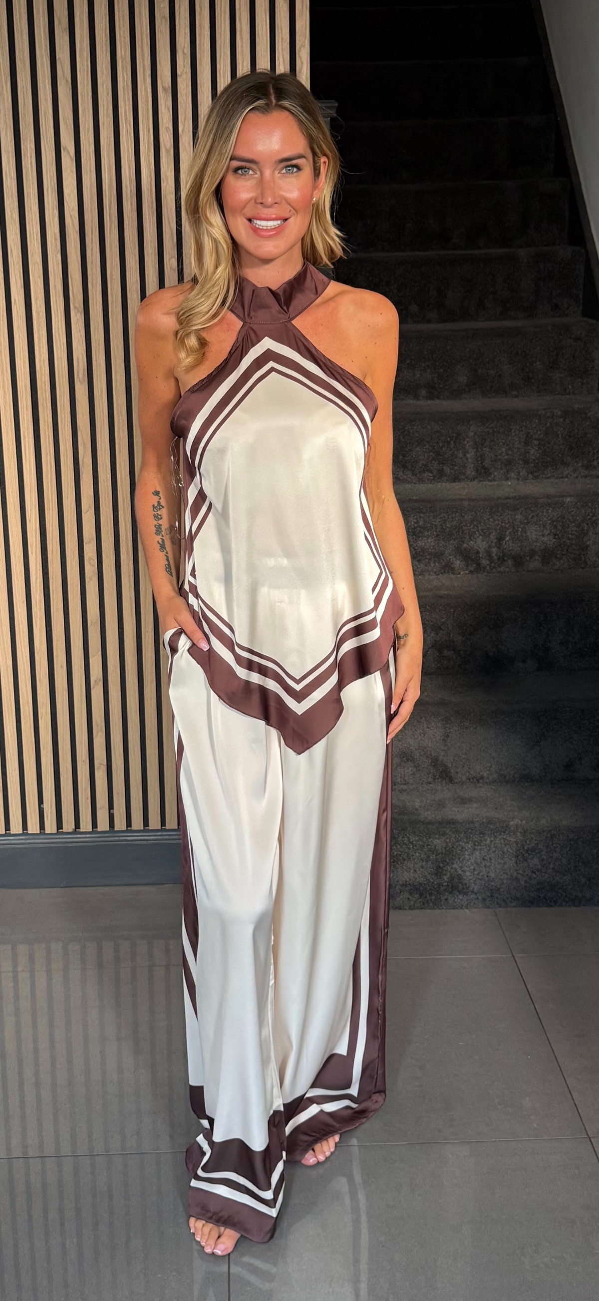JULIA SET brown